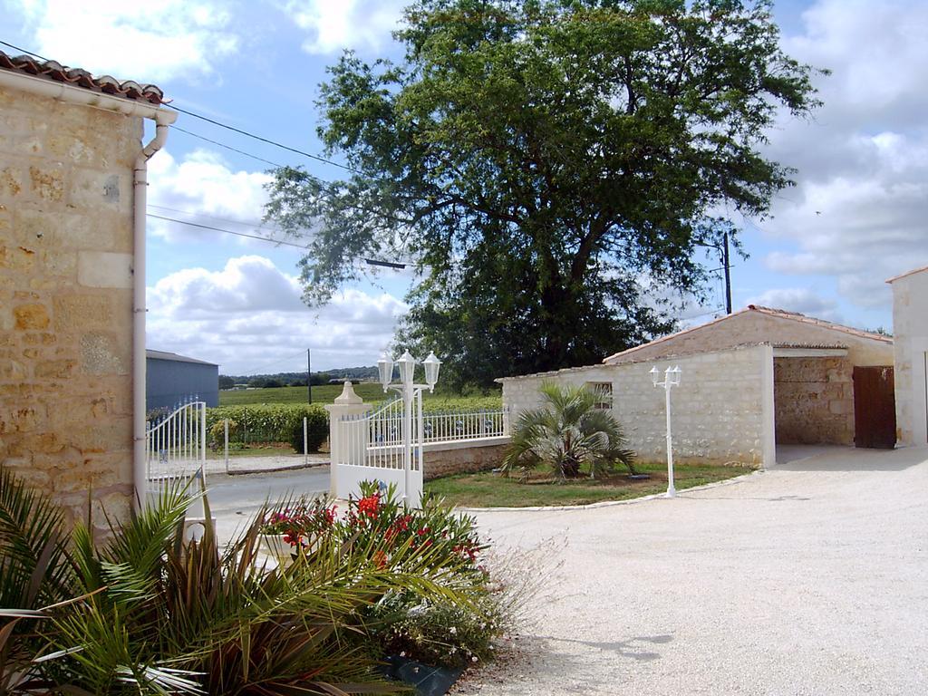 L'Oasis Bed and Breakfast Port-dʼEnvaux Eksteriør billede